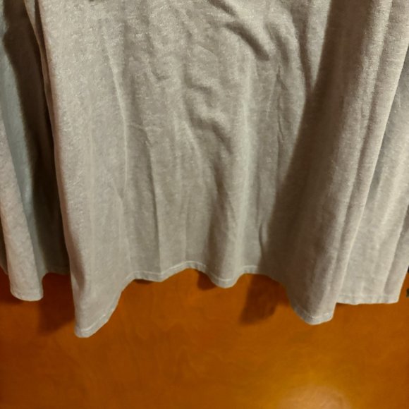 Lularoe Solid Gray Swing Perfect T Short Sleeve Top Medium - Picture 14 of 14